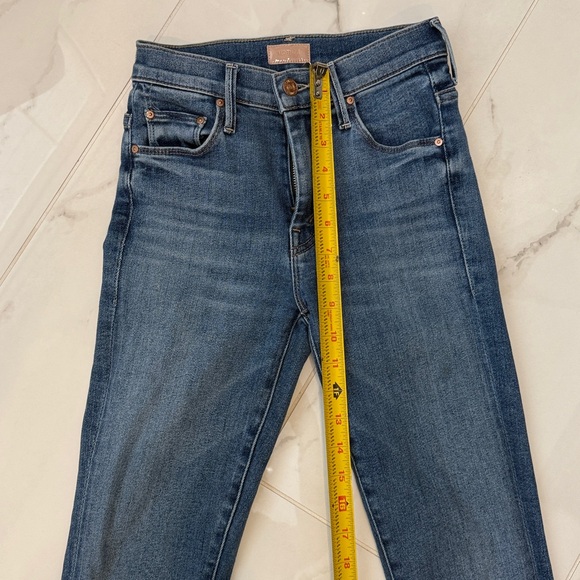 MOTHER jeans The Weekender Fray size 23 - Picture 5 of 11